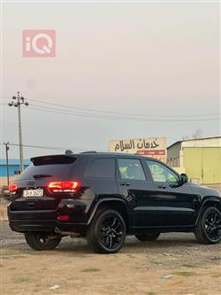 جیپ گراند شیرۆکی